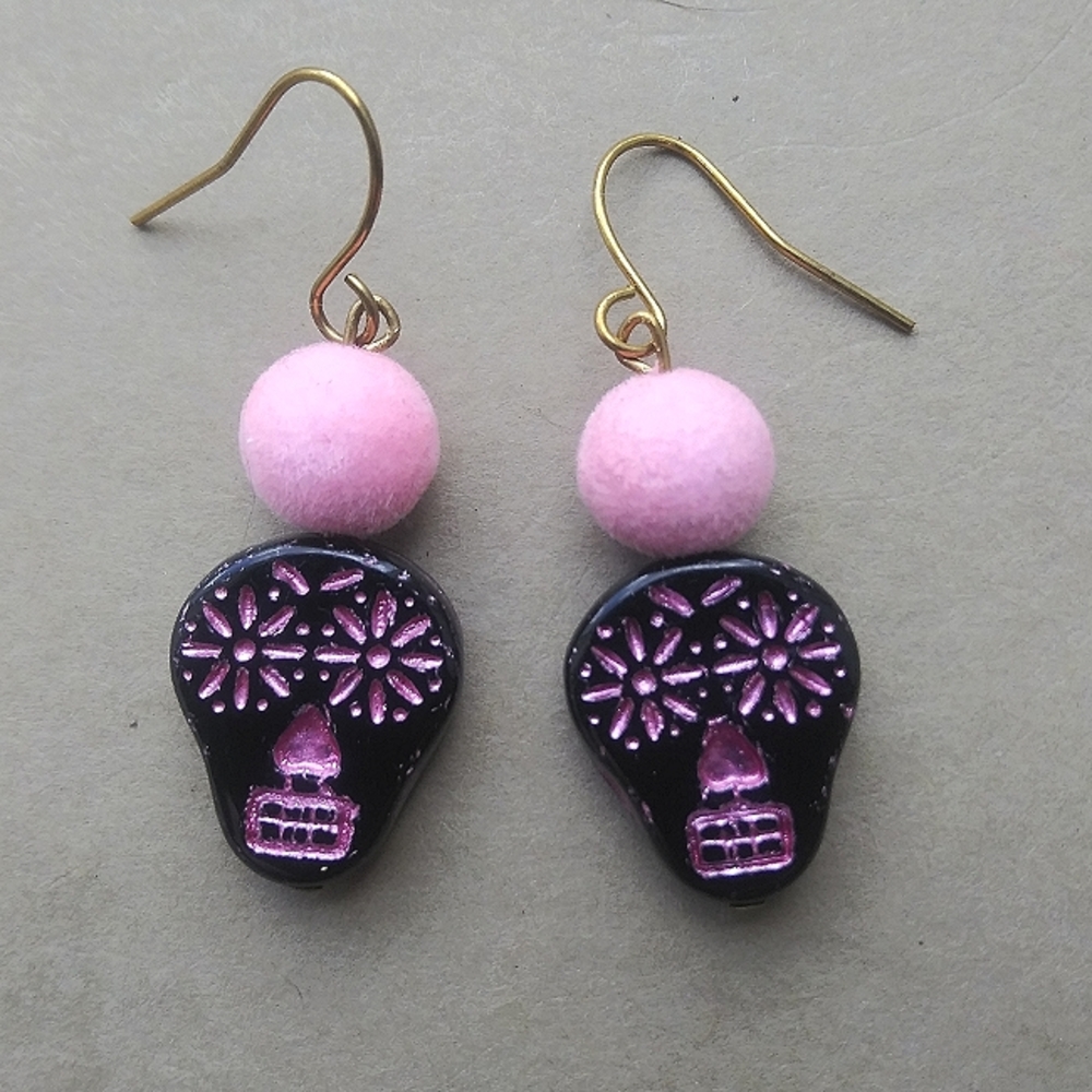 'Sweetie Skull' Dangles in Pink